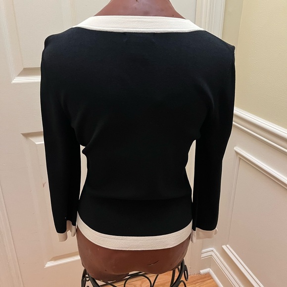 Blk & Cream top - Picture 2 of 3